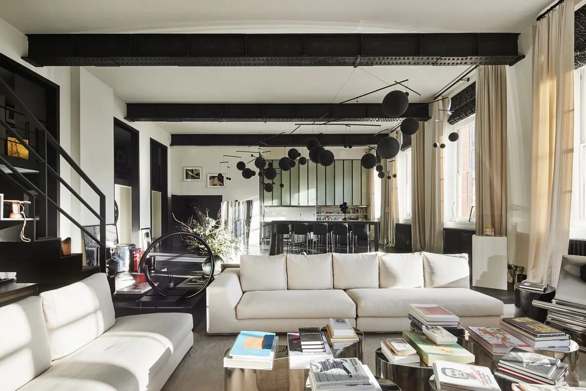 Unique Designer Loft in Black-and-White Palette in London - Gallery image 2