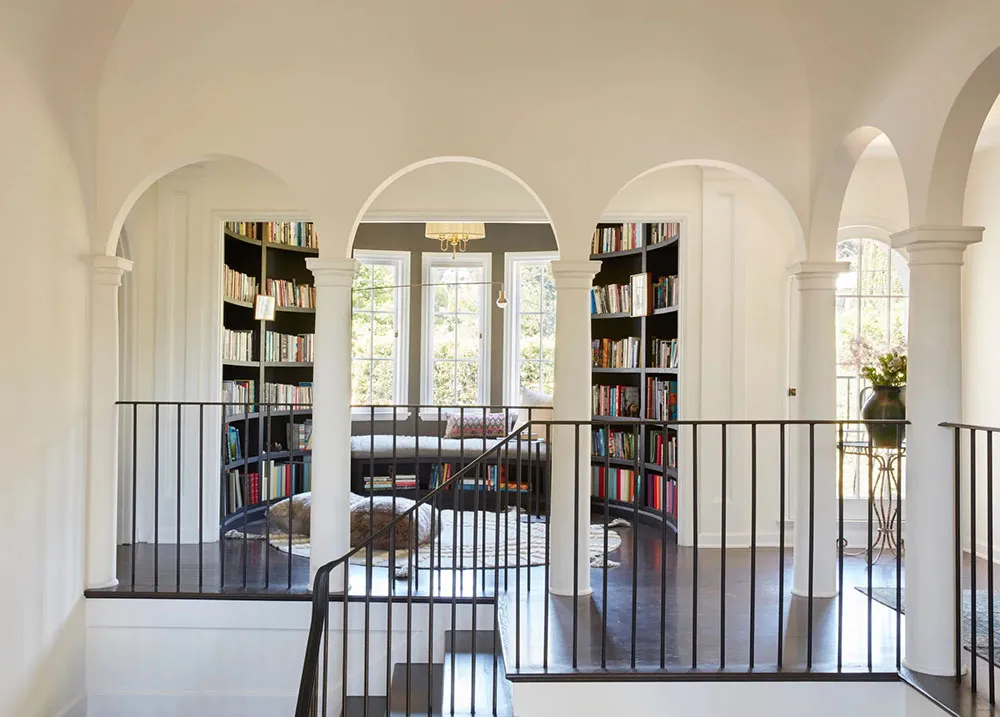 Joyeuses teintes estivales dans le design d'une villa espagnole en Californie - Gallery image 3