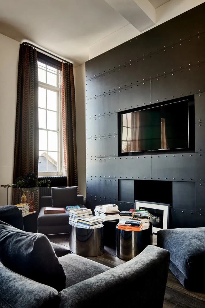 Unique Designer Loft in Black-and-White Palette in London - Gallery image 6