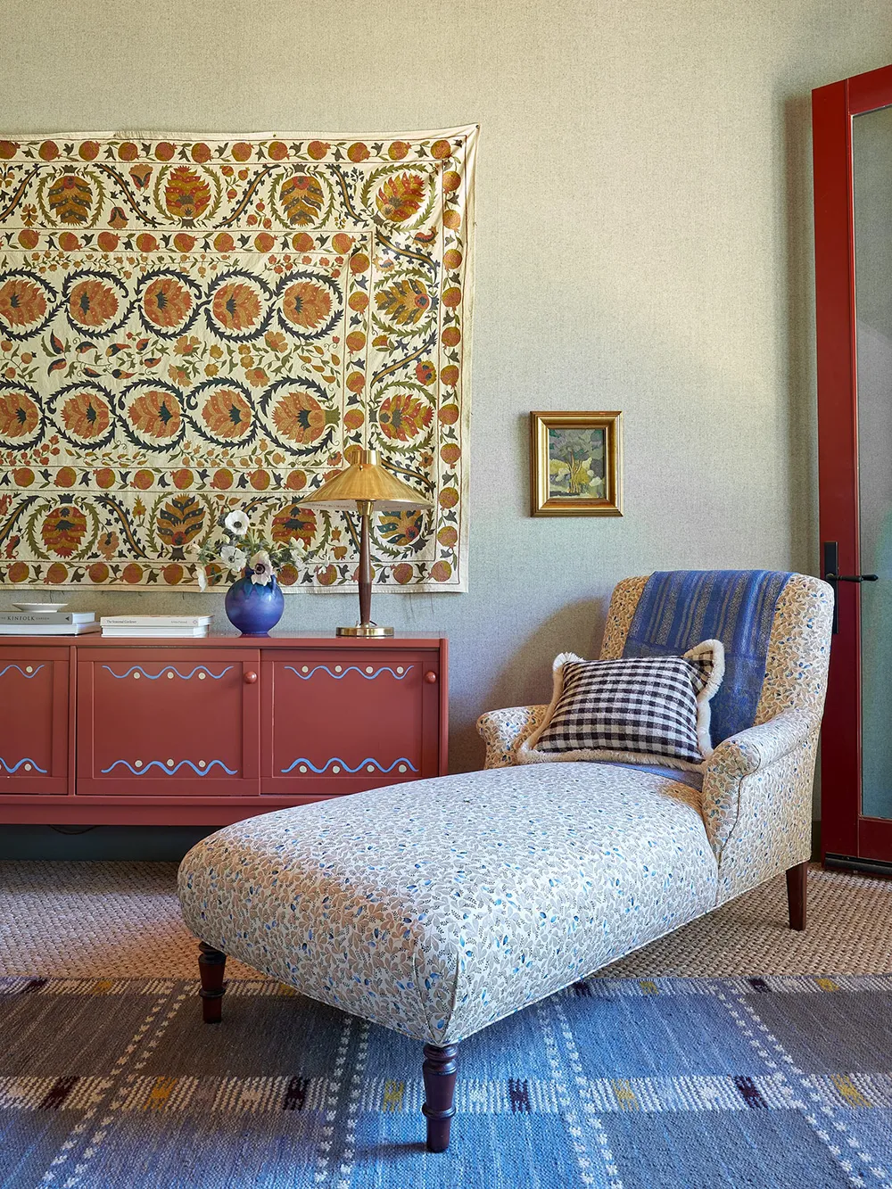 Mountain Cottage Designer in California Mountains with Colorful Interiors - Gallery image 10