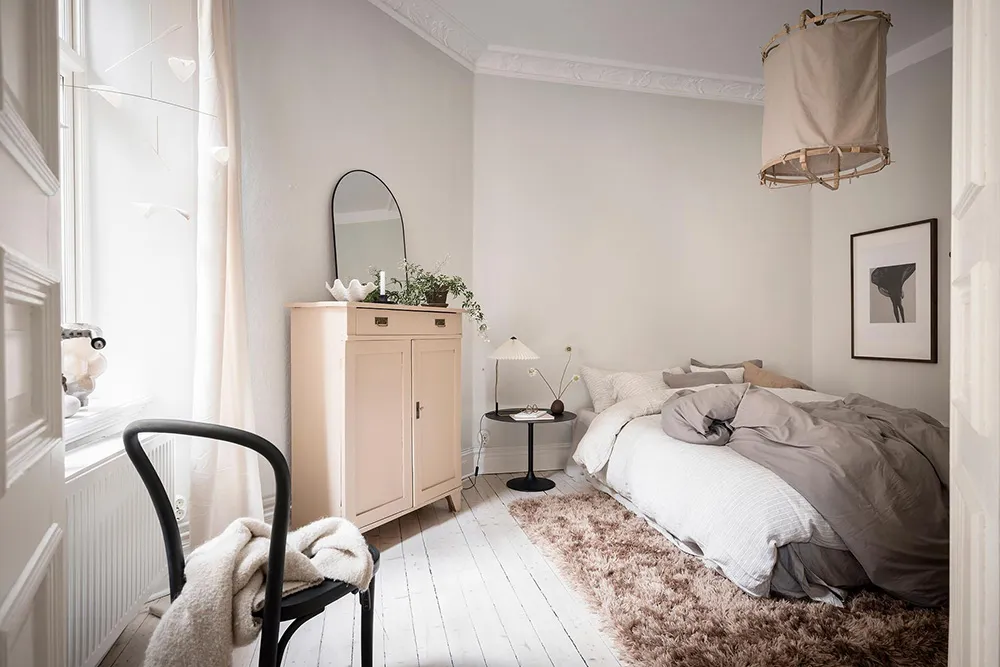 स्वीडन में स्थित एक छोटे 2-बेडरूम वाले अपार्टमेंट का इंटीरियर (64 वर्ग मीटर)
(“Snow White: The Interior of a Small 2-Bedroom Apartment in Sweden (64 sqm)”)
**अनुवाद:**
स्वीडन में स्थित एक छोटे, 2-बेडरूम वाले अपार्टमेंट का इंटीरियर (क्षेत्रफल: 64 वर्ग मीटर)
**विवरण:**
यह अनुवाद स्वीडन में स्थित एक छोटे, 2-बेडरूम वाले अपार्टमेंट के इंटीरियर का वर्णन करता है। अपार्टमेंट का क्षेत्रफल 64 वर्ग मीटर है। - Gallery image 22