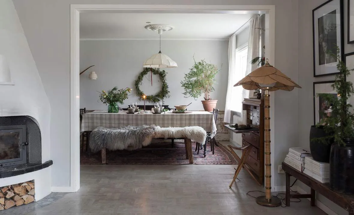 Decoración navideña rústica para casa de los años 40 en Suecia - Gallery image 2
