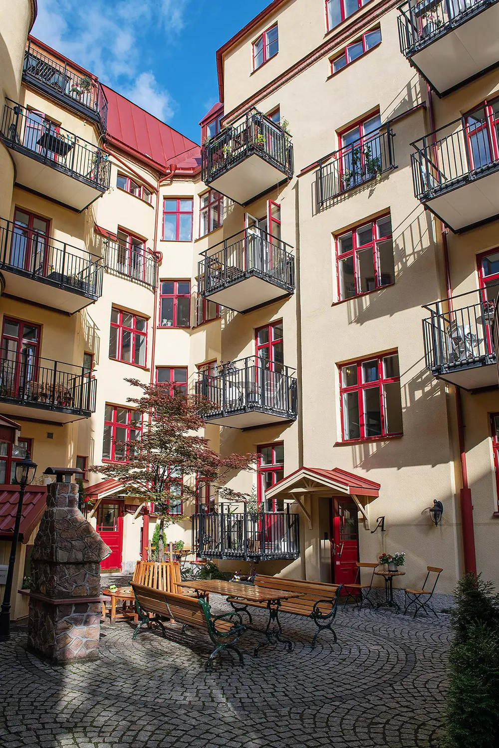 स्वीडन में स्थित एक छोटे 2-बेडरूम वाले अपार्टमेंट का इंटीरियर (64 वर्ग मीटर)
(“Snow White: The Interior of a Small 2-Bedroom Apartment in Sweden (64 sqm)”)
**अनुवाद:**
स्वीडन में स्थित एक छोटे, 2-बेडरूम वाले अपार्टमेंट का इंटीरियर (क्षेत्रफल: 64 वर्ग मीटर)
**विवरण:**
यह अनुवाद स्वीडन में स्थित एक छोटे, 2-बेडरूम वाले अपार्टमेंट के इंटीरियर का वर्णन करता है। अपार्टमेंट का क्षेत्रफल 64 वर्ग मीटर है। - Gallery image 28