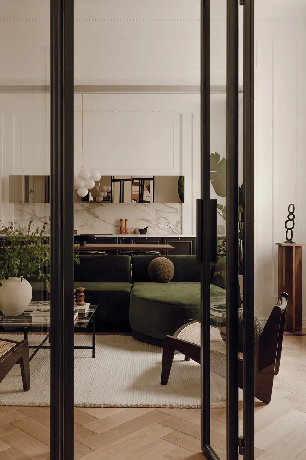 Elegant and Stylish Modern Interior with High Ceilings in Krakow - Gallery image 8