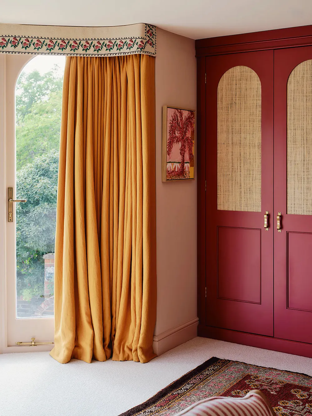 17世紀にルーツを持つ、イングランドにある色彩豊かなアーティストのコテージ - Gallery image 16