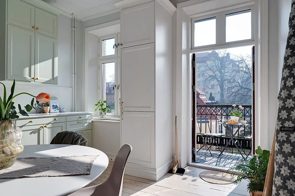 Nice pastel kitchen in light Scandinavian apartment design (100 sqm) - Gallery image 6