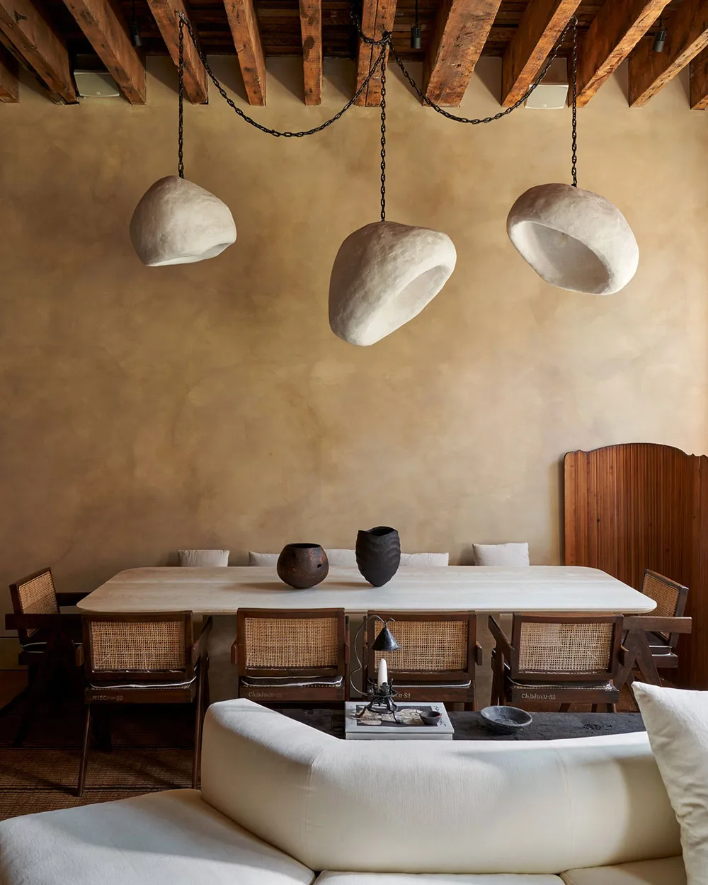 Esmalte en paredes, vigas rústicas y ambiente mediterráneo: un loft inesperado en Nueva York - Gallery image 5