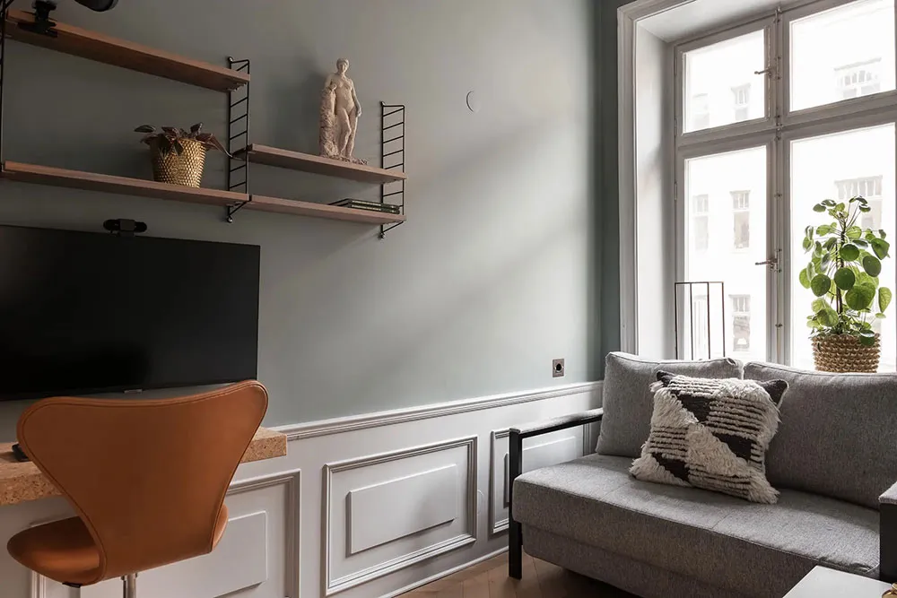 Décor mural classique et meubles modernes : une apartment élégant à Stockholm - Gallery image 11