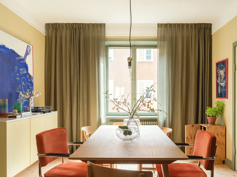 Interiores de arena con acentos llamativos: apartamento en Estocolmo (64 m²) - Gallery image 4