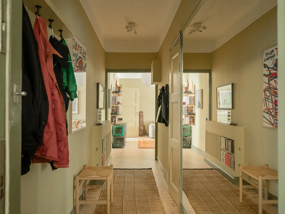 Interiores de arena con acentos llamativos: apartamento en Estocolmo (64 m²) - Gallery image 27