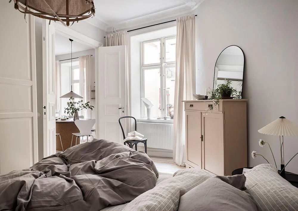 स्वीडन में स्थित एक छोटे 2-बेडरूम वाले अपार्टमेंट का इंटीरियर (64 वर्ग मीटर)
(“Snow White: The Interior of a Small 2-Bedroom Apartment in Sweden (64 sqm)”)
**अनुवाद:**
स्वीडन में स्थित एक छोटे, 2-बेडरूम वाले अपार्टमेंट का इंटीरियर (क्षेत्रफल: 64 वर्ग मीटर)
**विवरण:**
यह अनुवाद स्वीडन में स्थित एक छोटे, 2-बेडरूम वाले अपार्टमेंट के इंटीरियर का वर्णन करता है। अपार्टमेंट का क्षेत्रफल 64 वर्ग मीटर है। - Gallery image 21