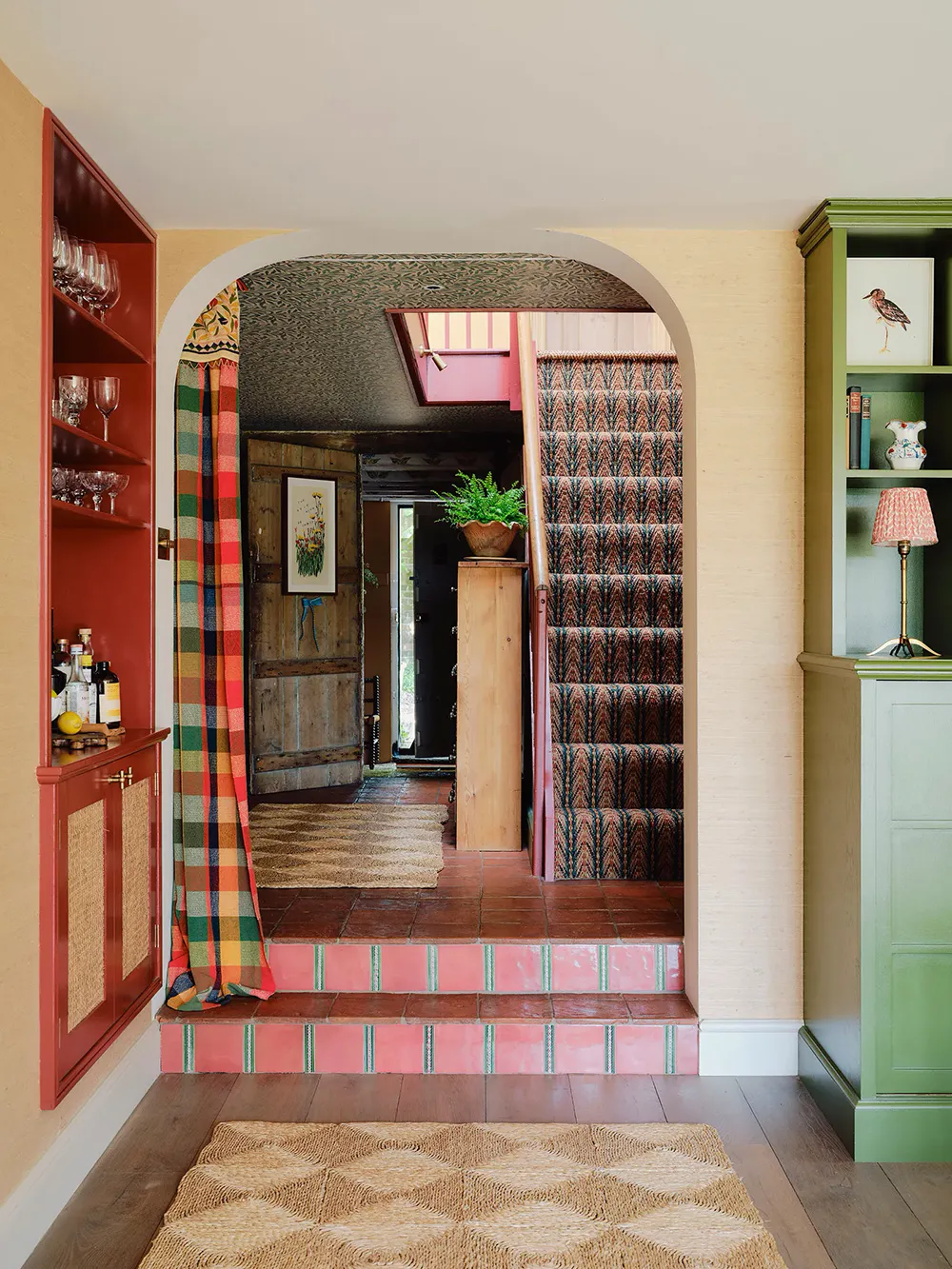 17世紀にルーツを持つ、イングランドにある色彩豊かなアーティストのコテージ - Gallery image 8