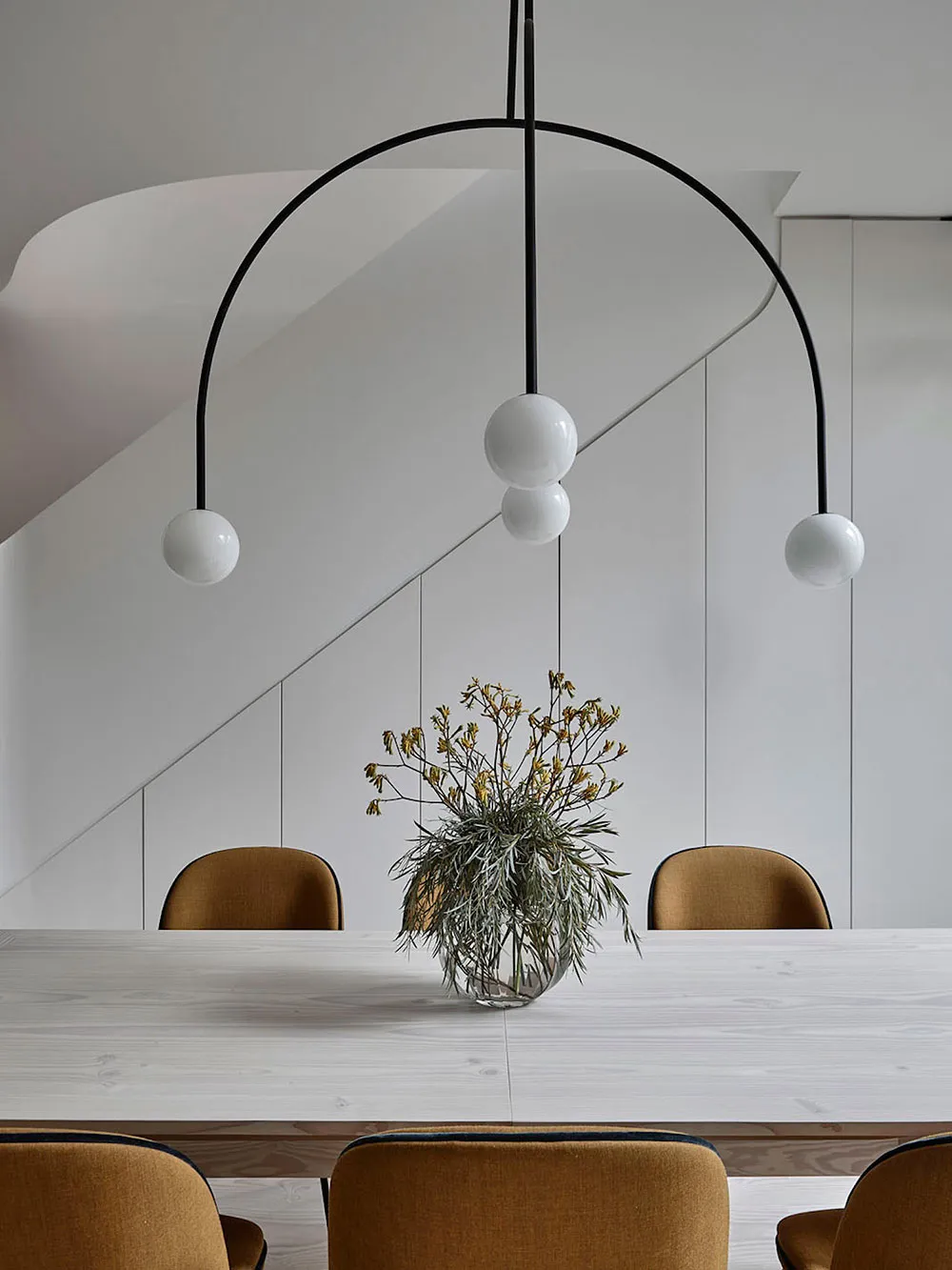 Casa moderna en Melbourne con concepto abierto y diseños de interiores elegantes - 8