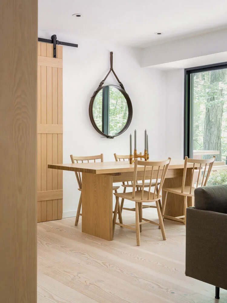 Forest Cabin in Modern Style: Cottage in Connecticut - Gallery image 3