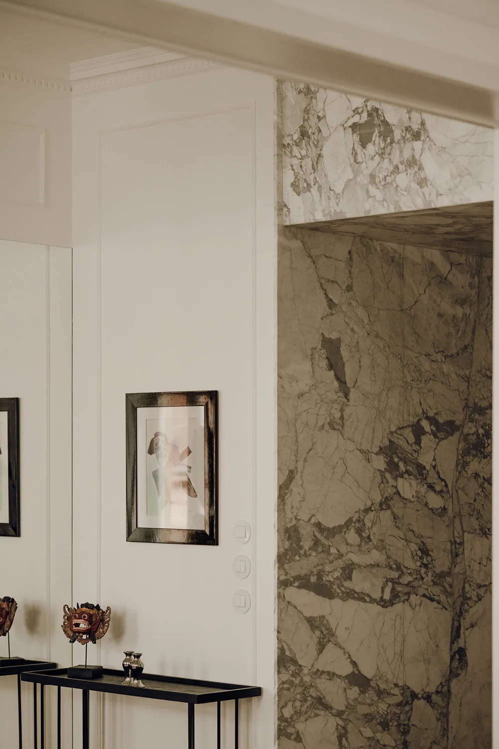 Elegant and Stylish Modern Interior with High Ceilings in Krakow - Gallery image 13