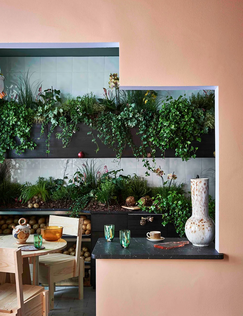 डेकोरेटर डेनिस वैलेंसिया द्वारा तैयार की गई “विविध एवं रंगीन आंतरिक सजावटों” की नई श्रृंखला - Gallery image 4