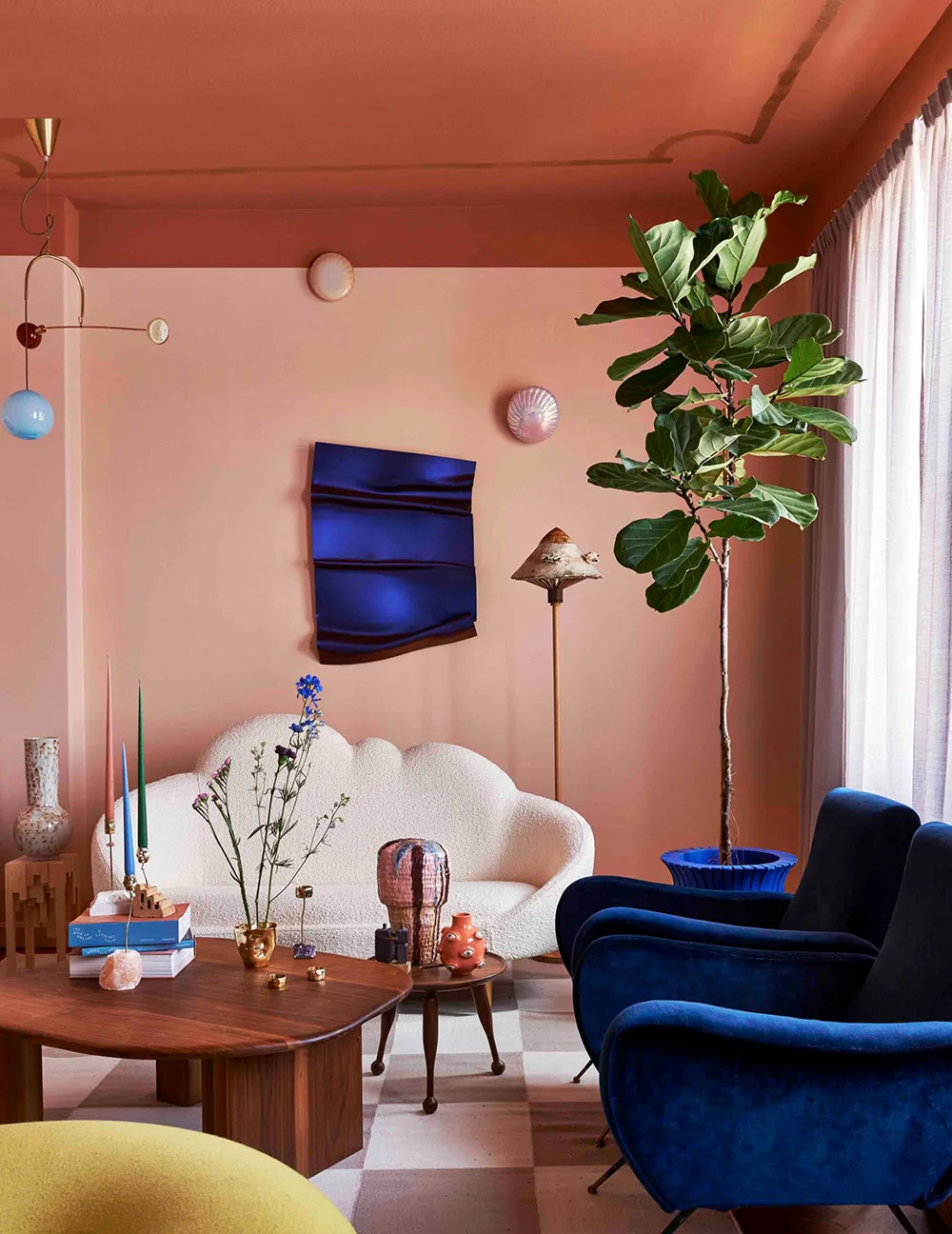 डेकोरेटर डेनिस वैलेंसिया द्वारा तैयार की गई “विविध एवं रंगीन आंतरिक सजावटों” की नई श्रृंखला - Gallery image 1