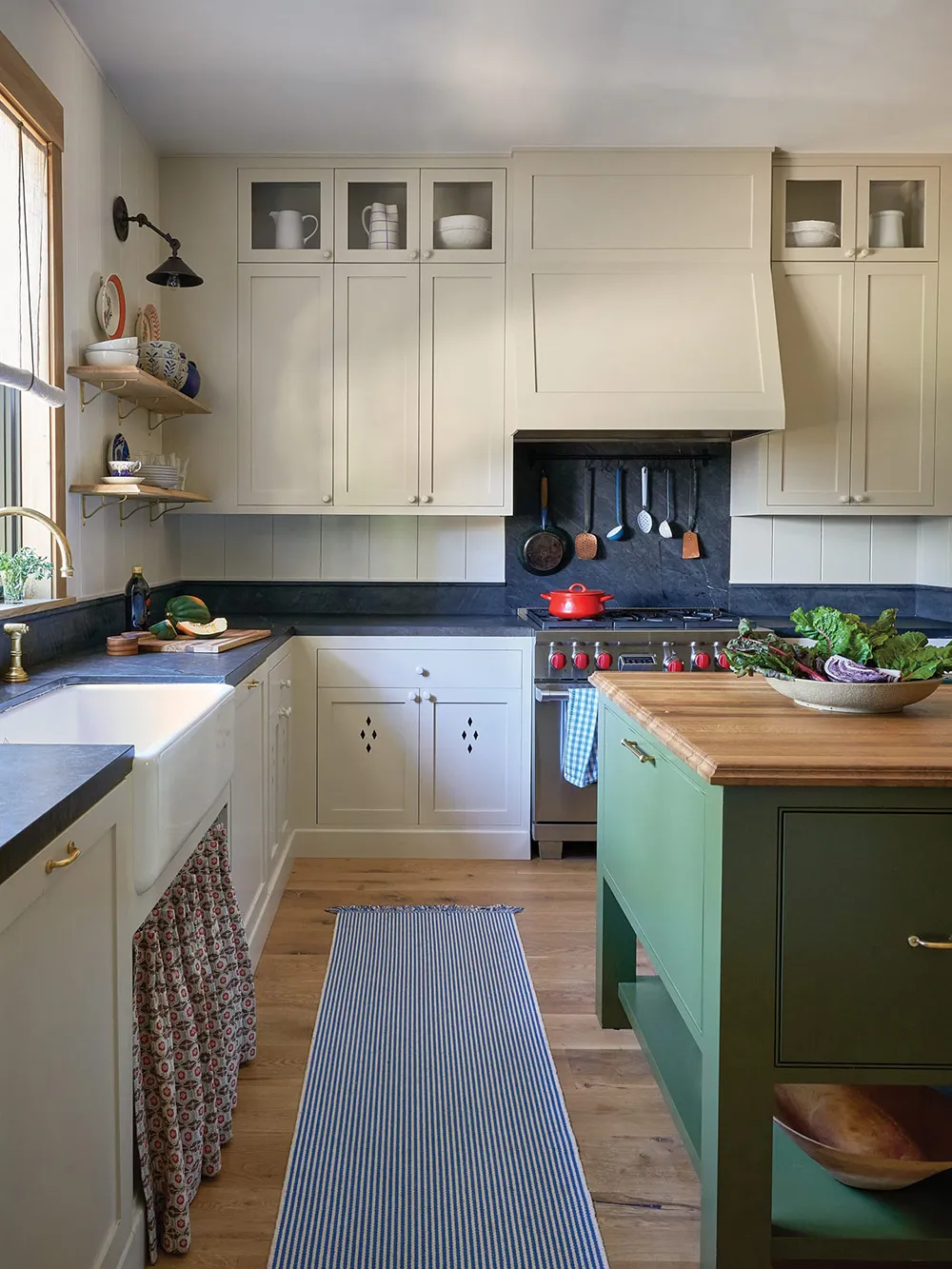 Mountain Cottage Designer in California Mountains with Colorful Interiors - Gallery image 6