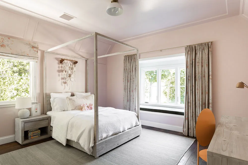 Дом кинорежиссера в Лос-Анджелесе с белыми и черными комнатами - Gallery image 17