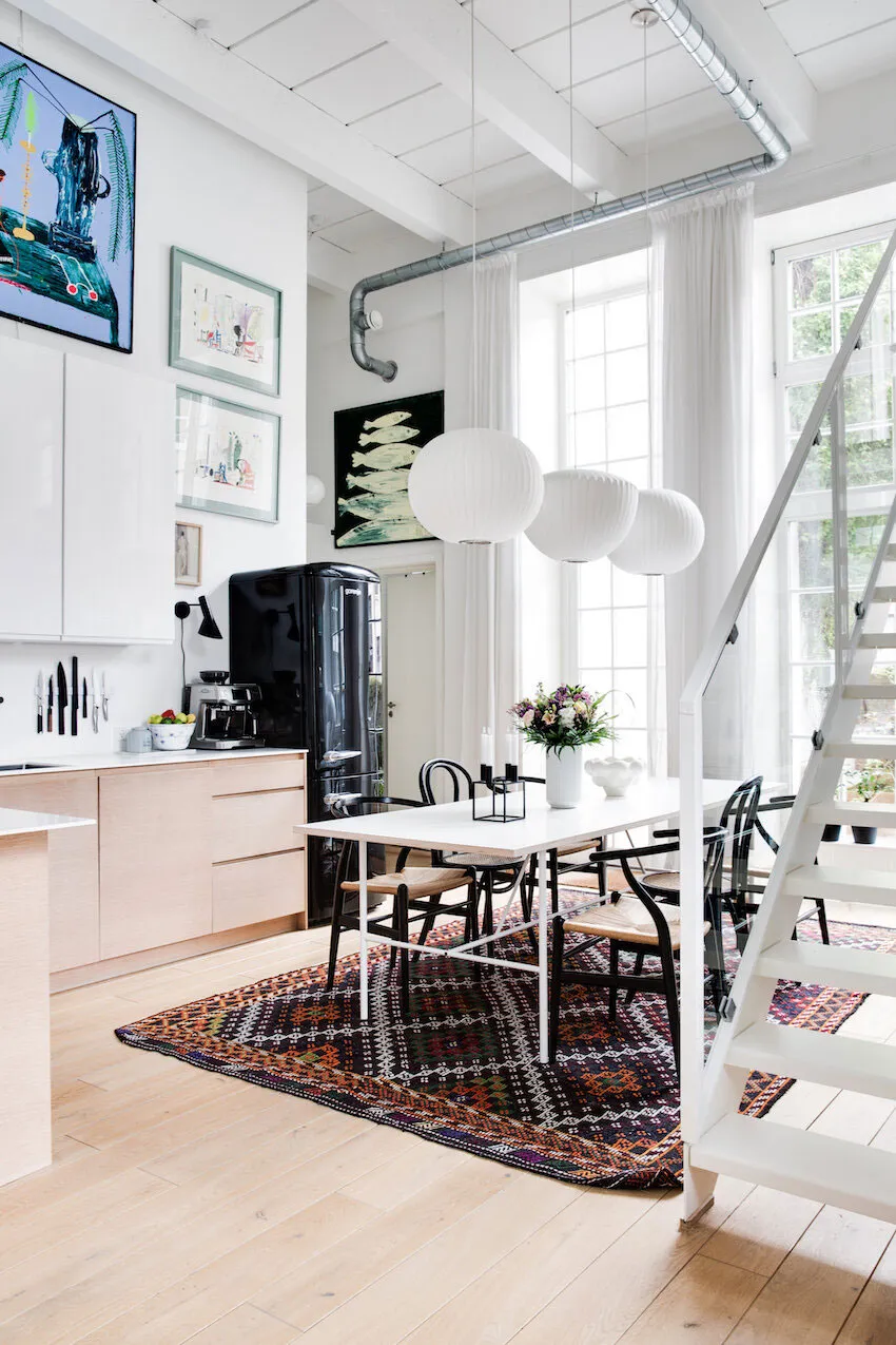 Plafonds très hauts et deux mansardes : appartement dans un bâtiment d'usine à Copenhague - Gallery image 3