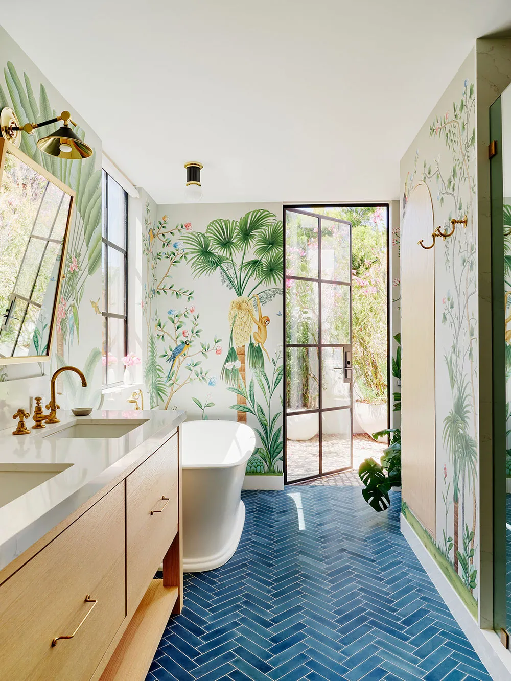 Cozy and Relaxing Interior of a Small House in California (130 sq m) - Gallery image 10