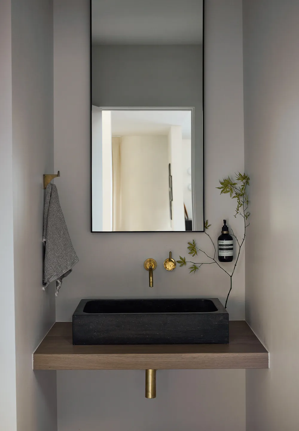 Diseño elegante en armonía con la naturaleza circundante: casa en Portland - Gallery image 15