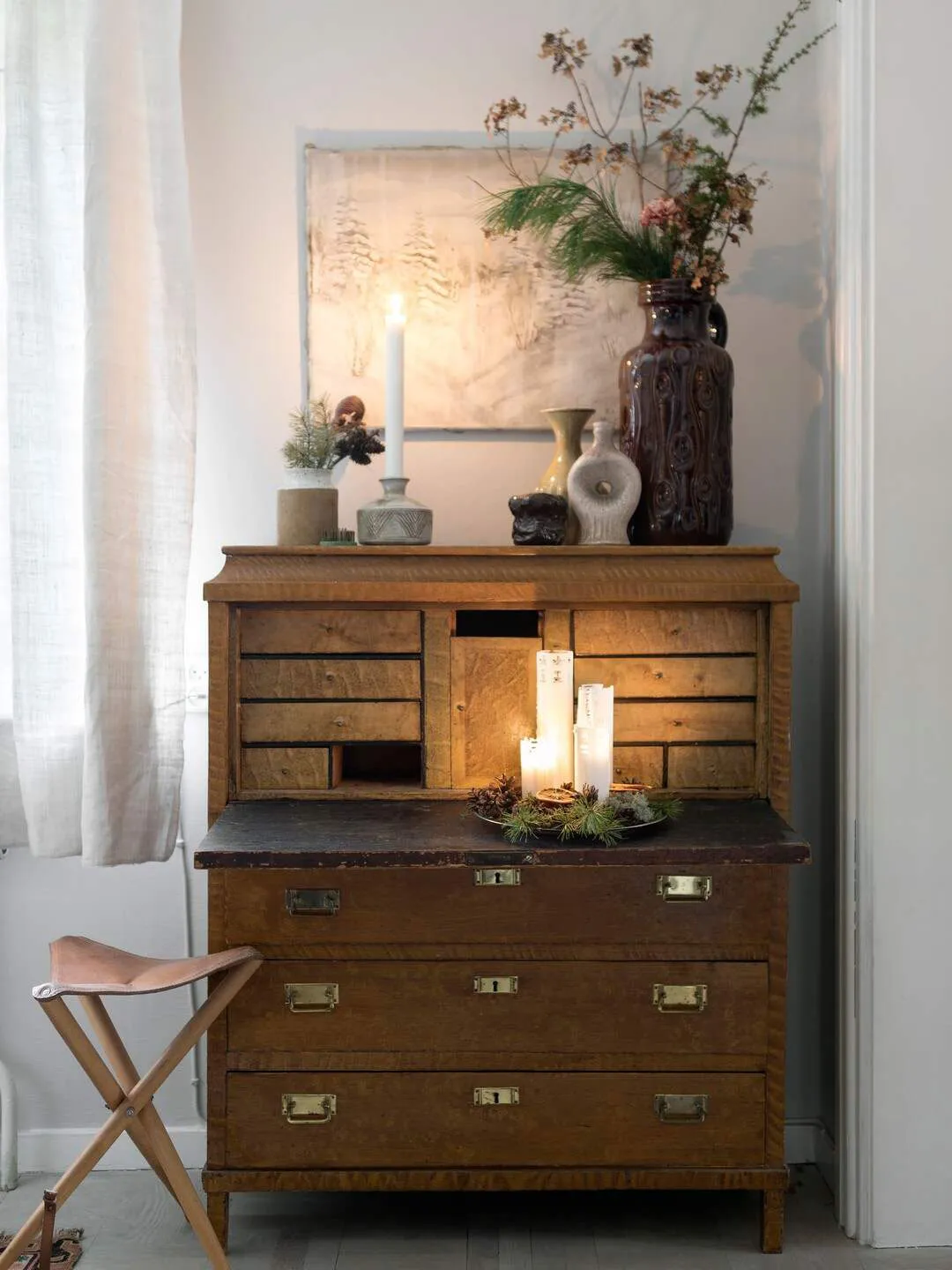 Decoración navideña rústica para casa de los años 40 en Suecia - Gallery image 17