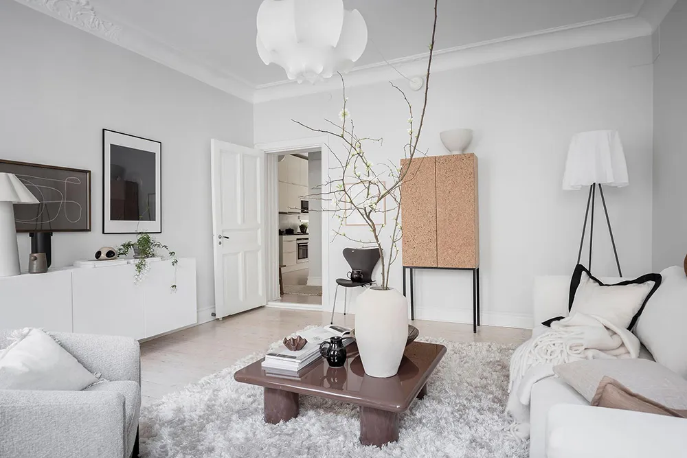 स्वीडन में स्थित एक छोटे 2-बेडरूम वाले अपार्टमेंट का इंटीरियर (64 वर्ग मीटर)
(“Snow White: The Interior of a Small 2-Bedroom Apartment in Sweden (64 sqm)”)
**अनुवाद:**
स्वीडन में स्थित एक छोटे, 2-बेडरूम वाले अपार्टमेंट का इंटीरियर (क्षेत्रफल: 64 वर्ग मीटर)
**विवरण:**
यह अनुवाद स्वीडन में स्थित एक छोटे, 2-बेडरूम वाले अपार्टमेंट के इंटीरियर का वर्णन करता है। अपार्टमेंट का क्षेत्रफल 64 वर्ग मीटर है। - Gallery image 9