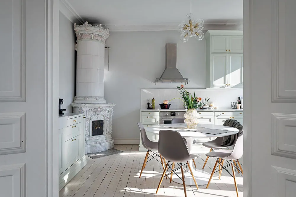 Nice pastel kitchen in light Scandinavian apartment design (100 sqm) - Gallery image 10