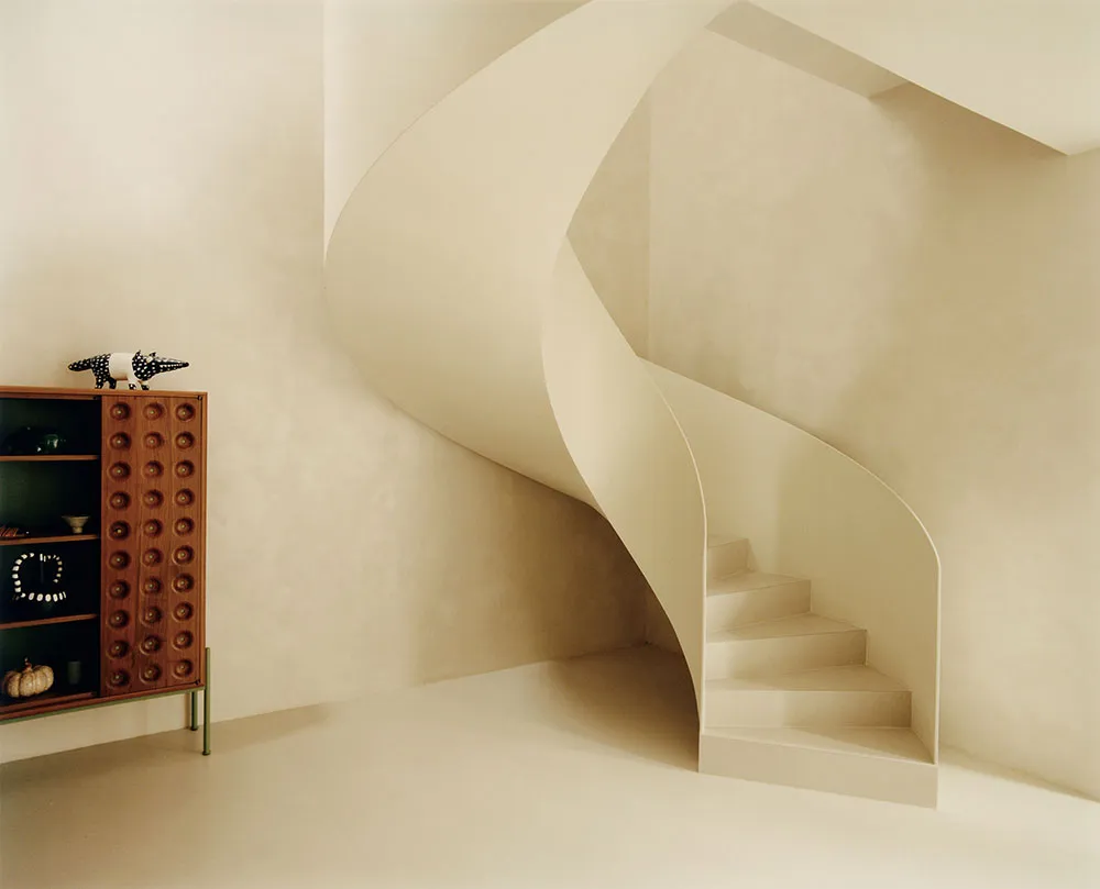 Designmöbel und minimalistische Oberteilung: modernes Interieur in China - Gallery image 8