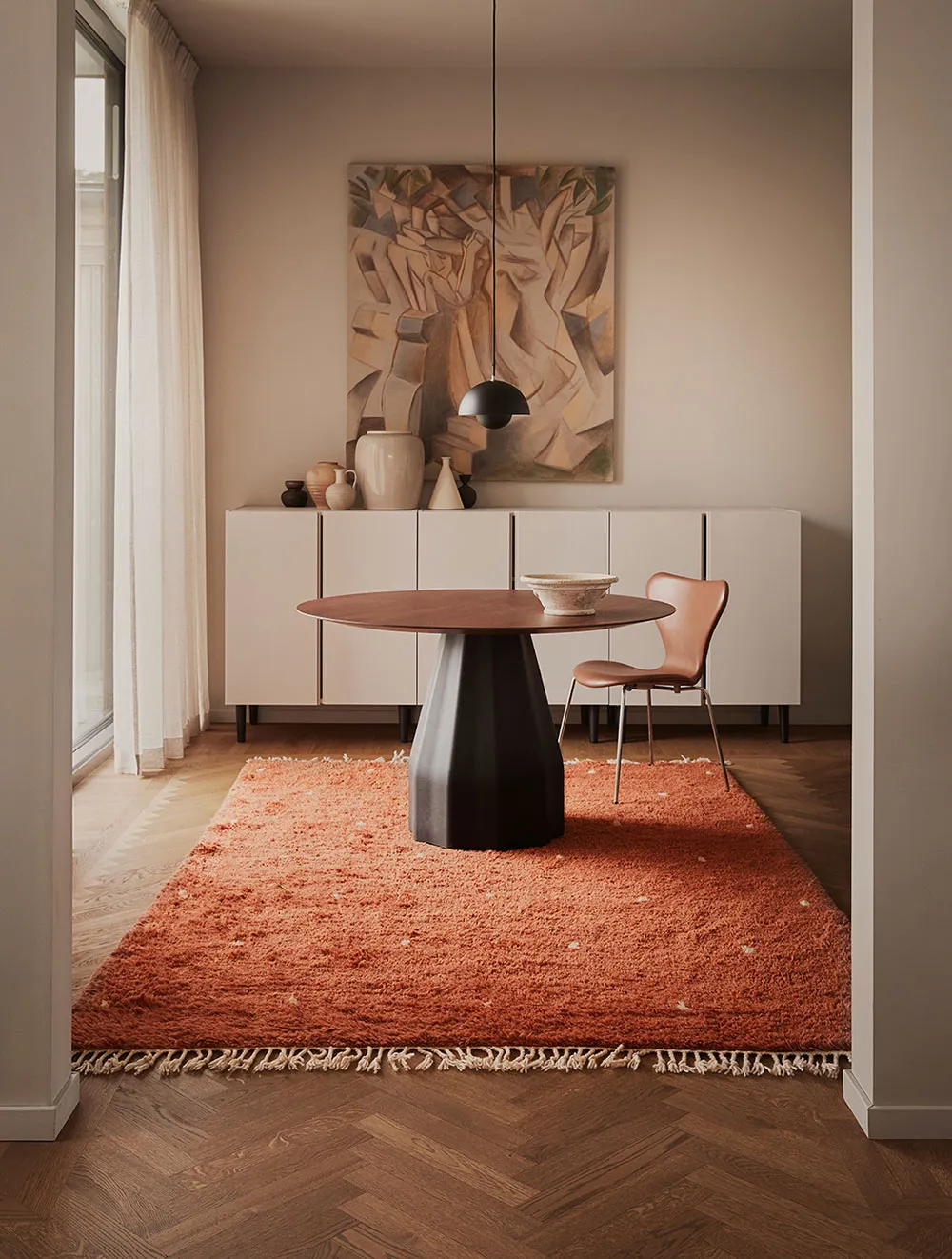 डेकोरेटर डेनिस वैलेंसिया द्वारा तैयार की गई “विविध एवं रंगीन आंतरिक सजावटों” की नई श्रृंखला - Gallery image 16