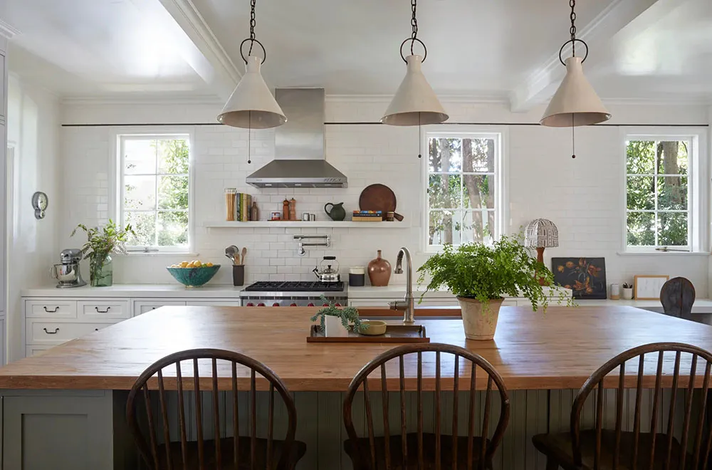 Joyeuses teintes estivales dans le design d'une villa espagnole en Californie - Gallery image 8