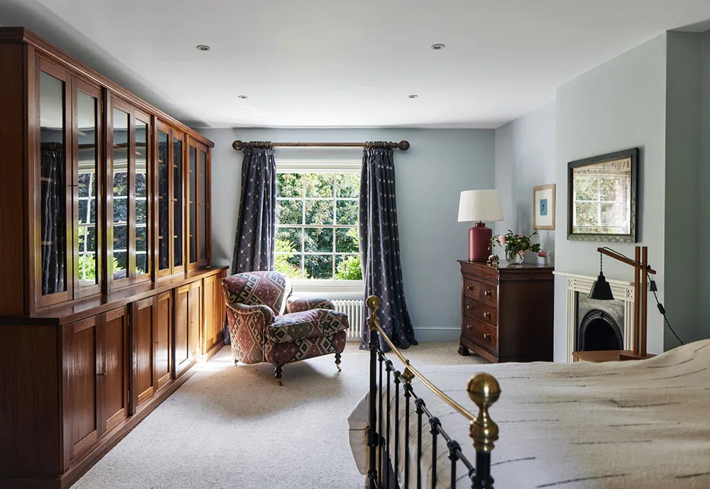 Un encantador coto inglés sumergido en la vegetación - Gallery image 26