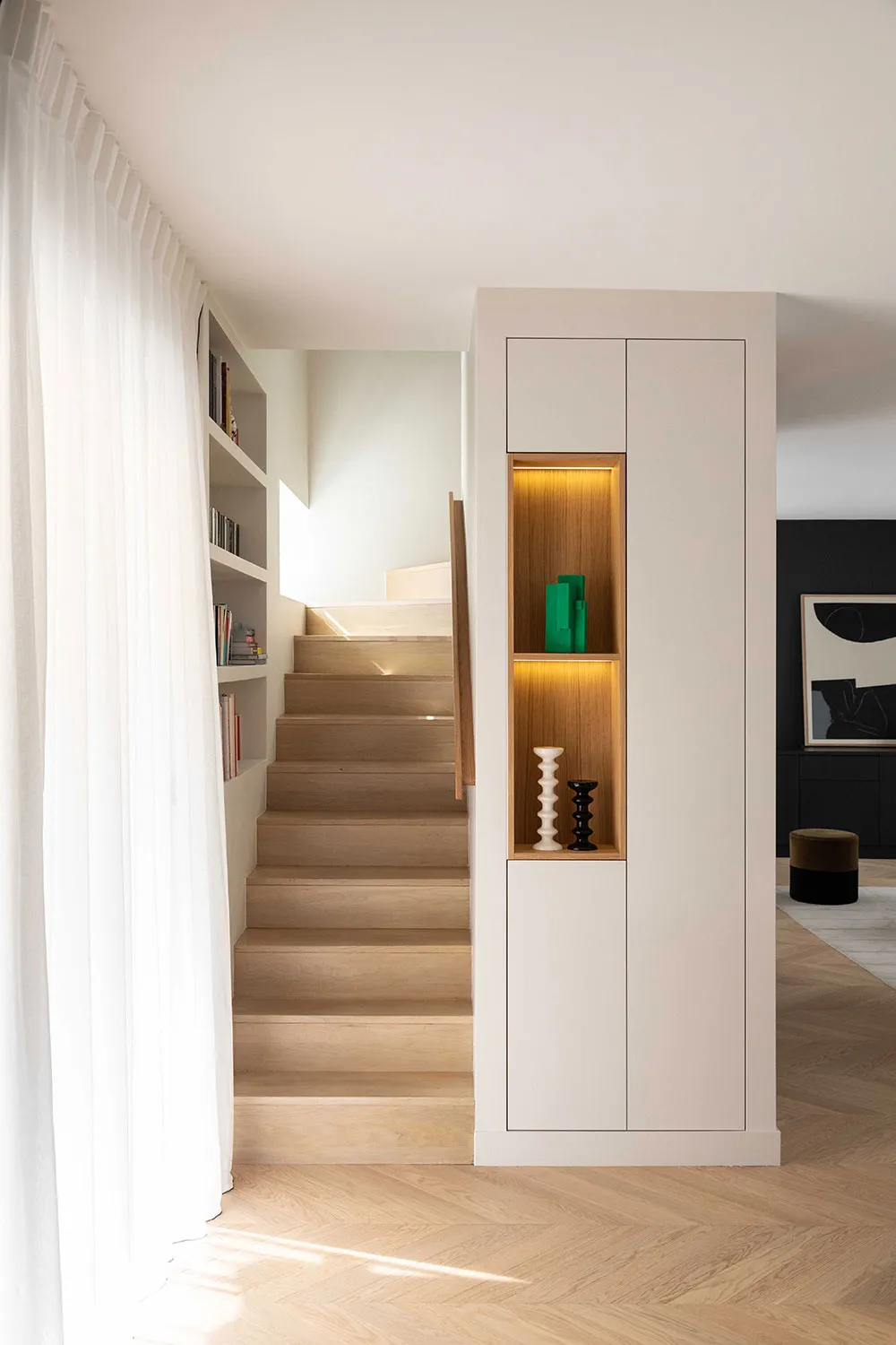 Stylowy nowoczesny design z czarnymi akcentami w Paryżu - 12