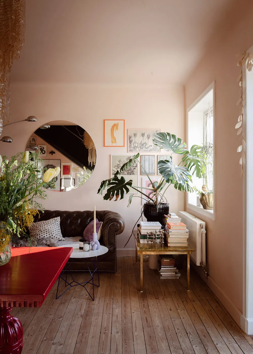 Szwedzka dacha z niespodziewanymi wnętrzami - Gallery image 4