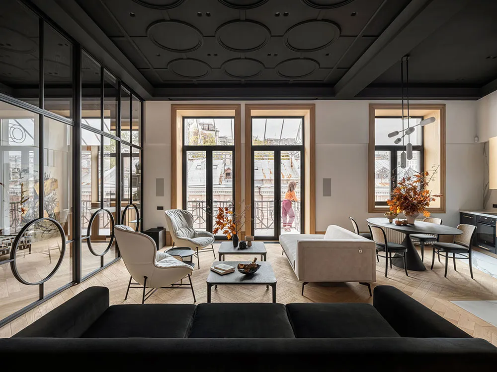 Plafond noir avec décorations et meubles audacieux : transformation spectaculaire au centre de Kiev - Gallery image 4