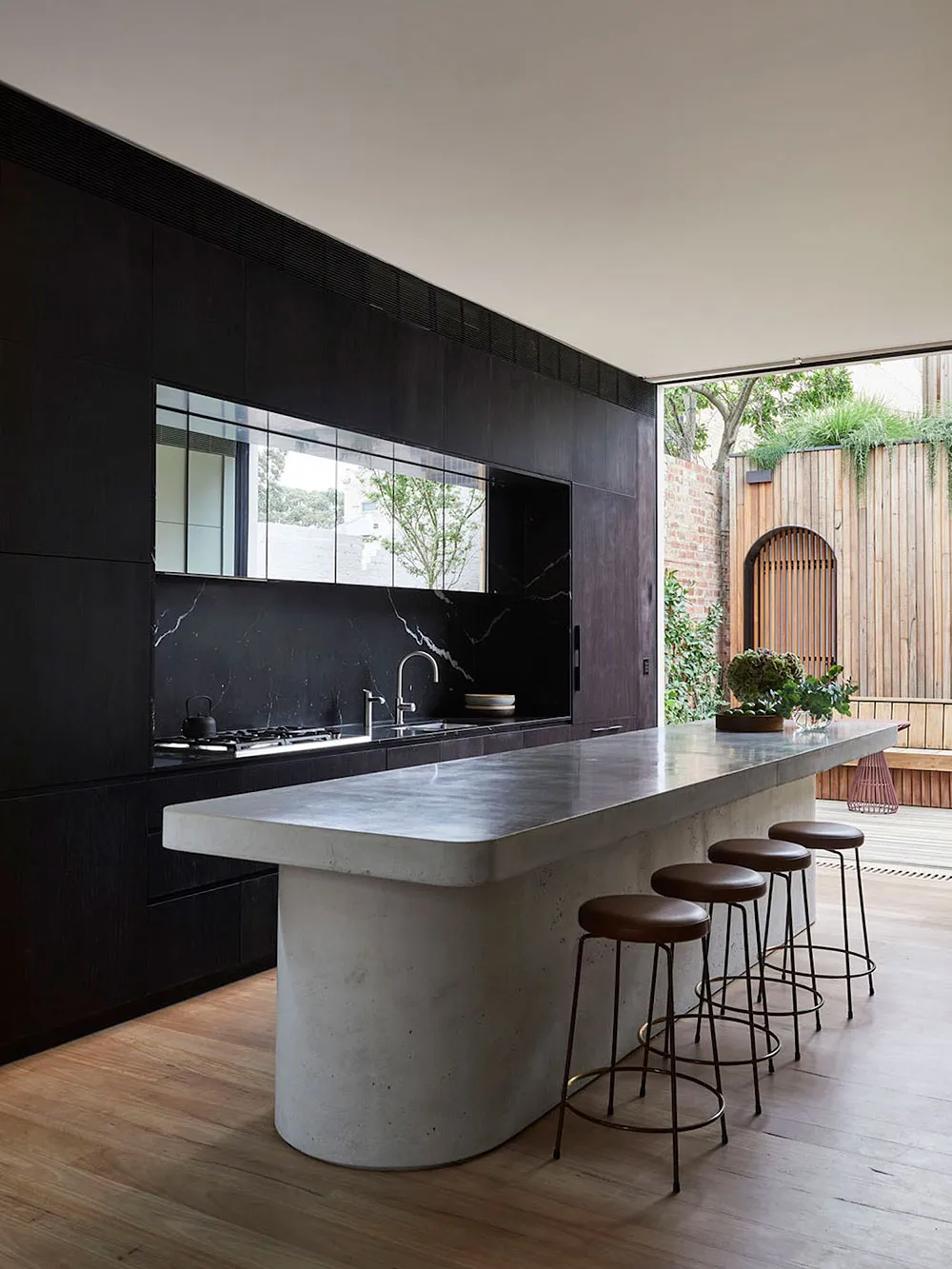 Casa moderna en Melbourne con concepto abierto y diseños de interiores elegantes - 4