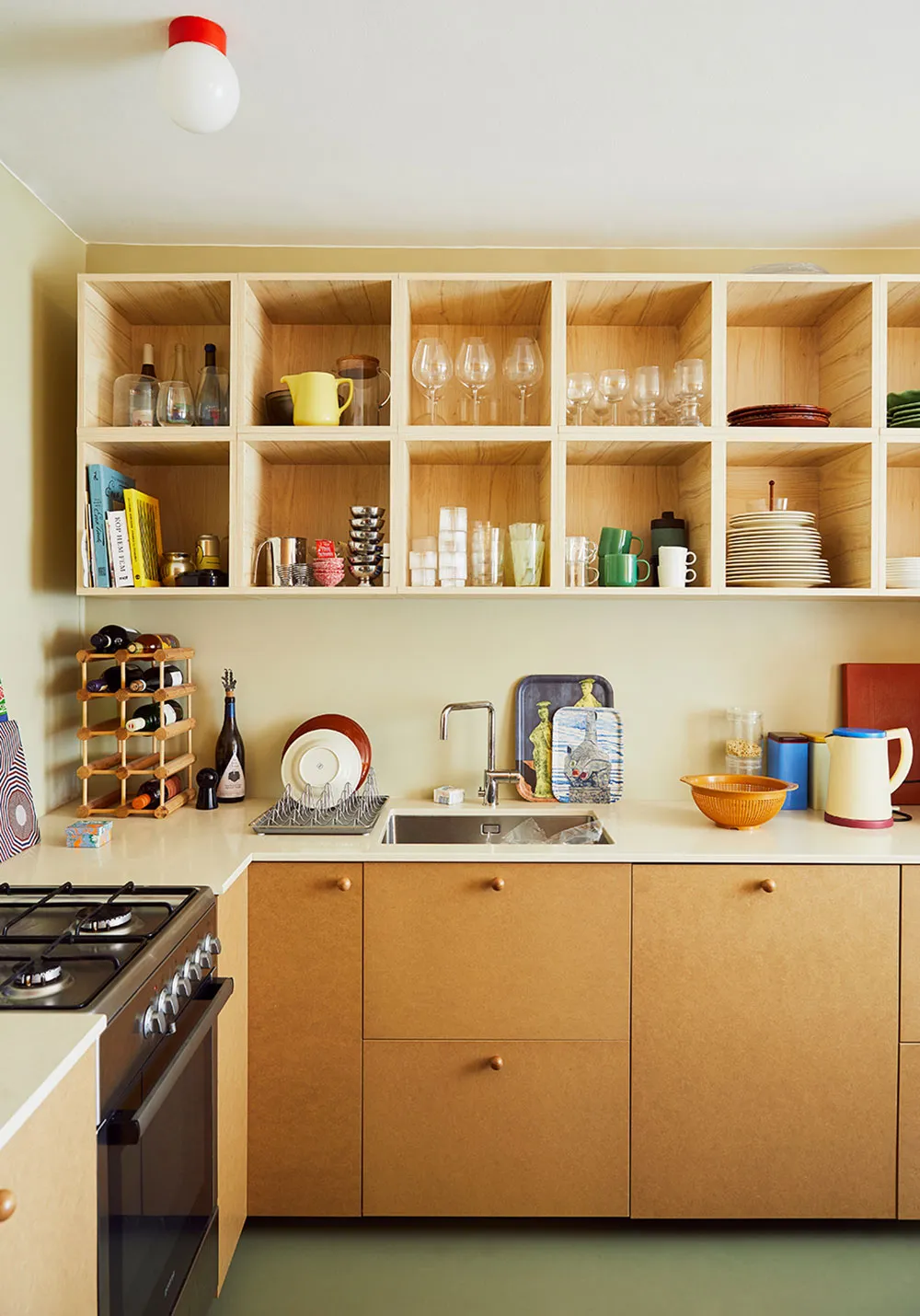 डेकोरेटर डेनिस वैलेंसिया द्वारा तैयार की गई “विविध एवं रंगीन आंतरिक सजावटों” की नई श्रृंखला - Gallery image 18