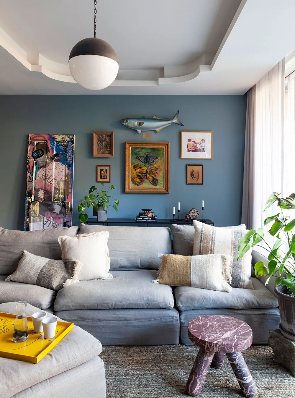 Frais accords de couleurs et grande galerie de tableaux : l'intérieur vivant d'une artiste à New York - Gallery image 7