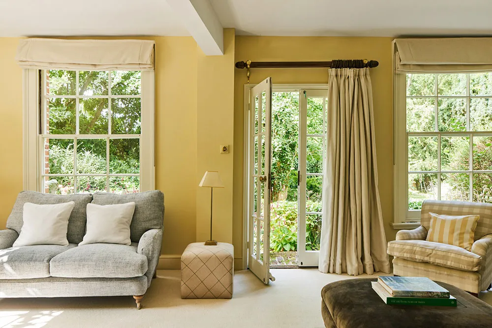 Un encantador coto inglés sumergido en la vegetación - Gallery image 11