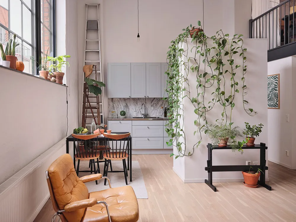 Heller Dekor und Loft-Stockwerk: Loft in ehemaligem Fabrikgebäude in Stockholm - Gallery image 3