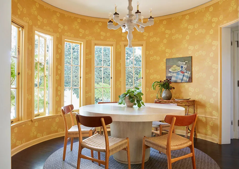 Joyeuses teintes estivales dans le design d'une villa espagnole en Californie - Gallery image 2