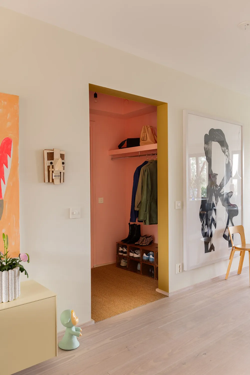 Beaux accents pastel dans le design d'une appartement en style scandinave (87 m²) - Gallery image 24