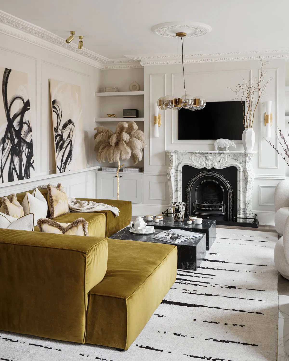 Glamour Notes in the Design of an Elegant Apartment of a Fashion Blogger in London - Gallery image 2