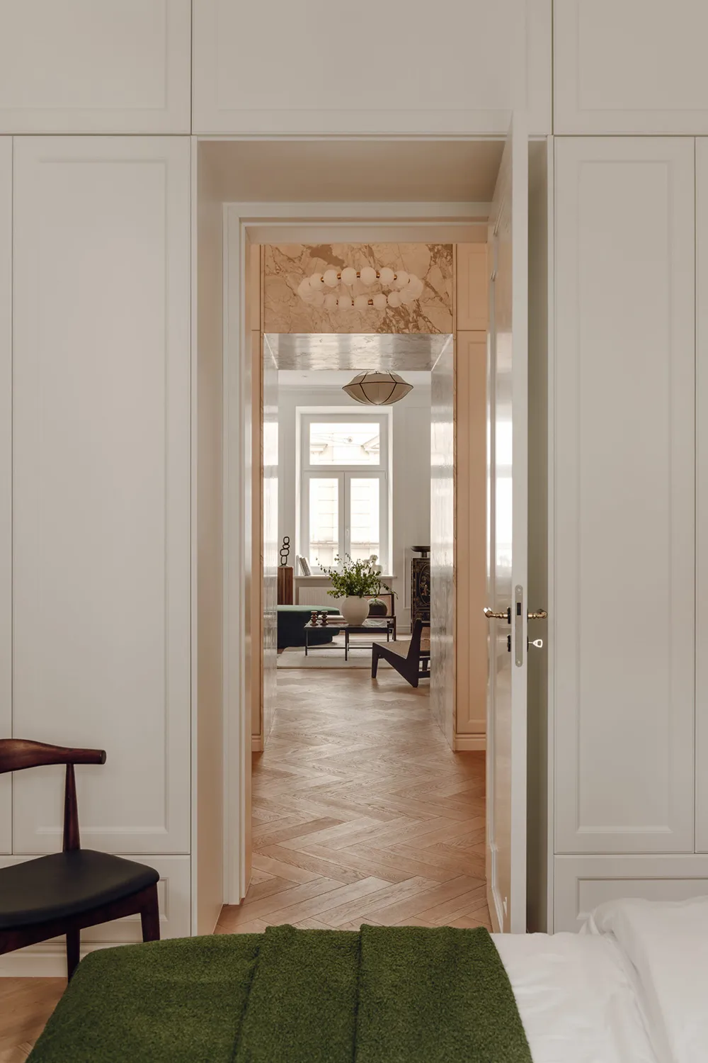 Elegant and Stylish Modern Interior with High Ceilings in Krakow - Gallery image 10