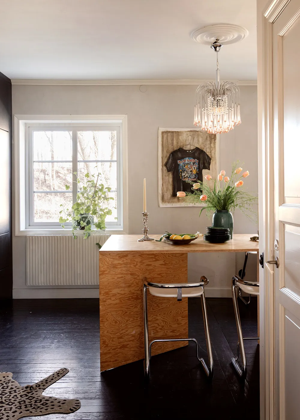 Szwedzka dacha z niespodziewanymi wnętrzami - Gallery image 25