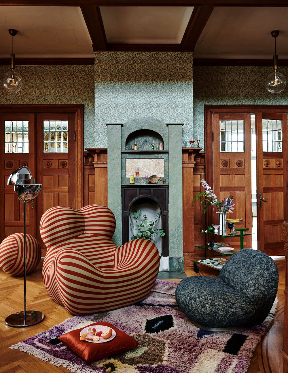 डेकोरेटर डेनिस वैलेंसिया द्वारा तैयार की गई “विविध एवं रंगीन आंतरिक सजावटों” की नई श्रृंखला - Gallery image 13