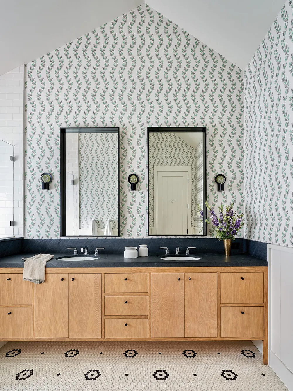 Mountain Cottage Designer in California Mountains with Colorful Interiors - Gallery image 11