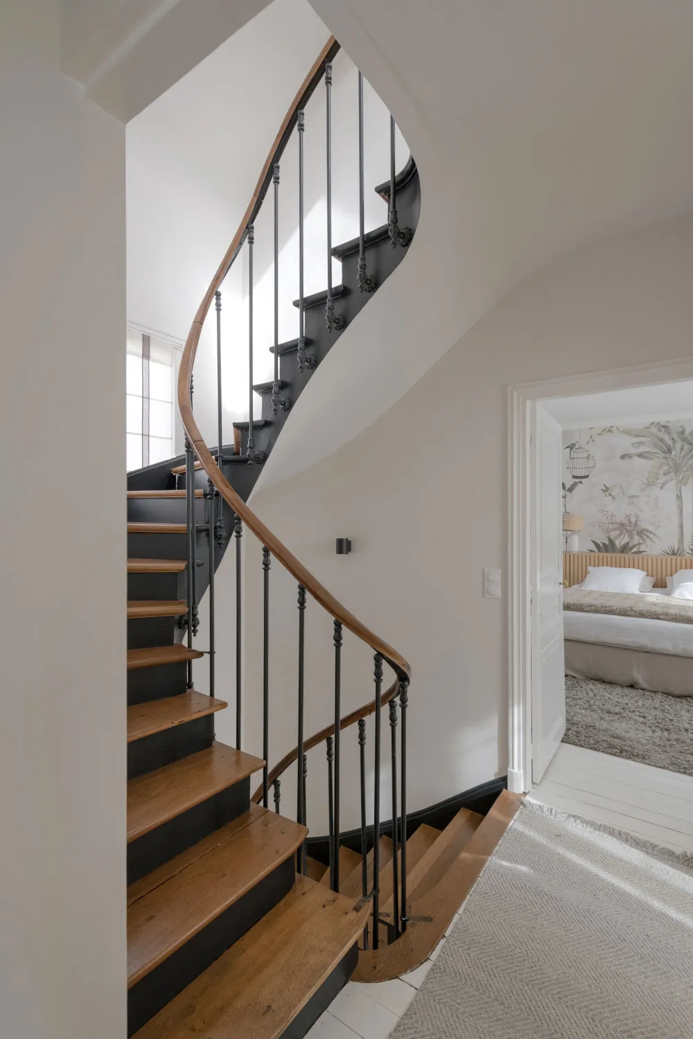 Helleres Interior eines traditionellen Hauses im Vorort von Paris - Gallery image 12