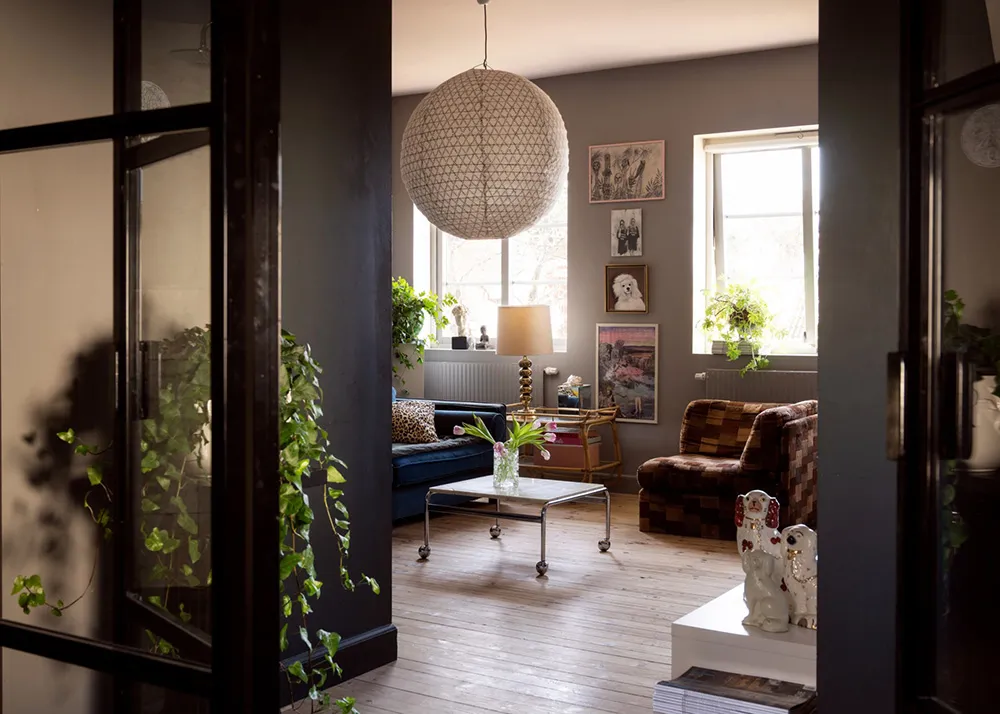 Szwedzka dacha z niespodziewanymi wnętrzami - Gallery image 13